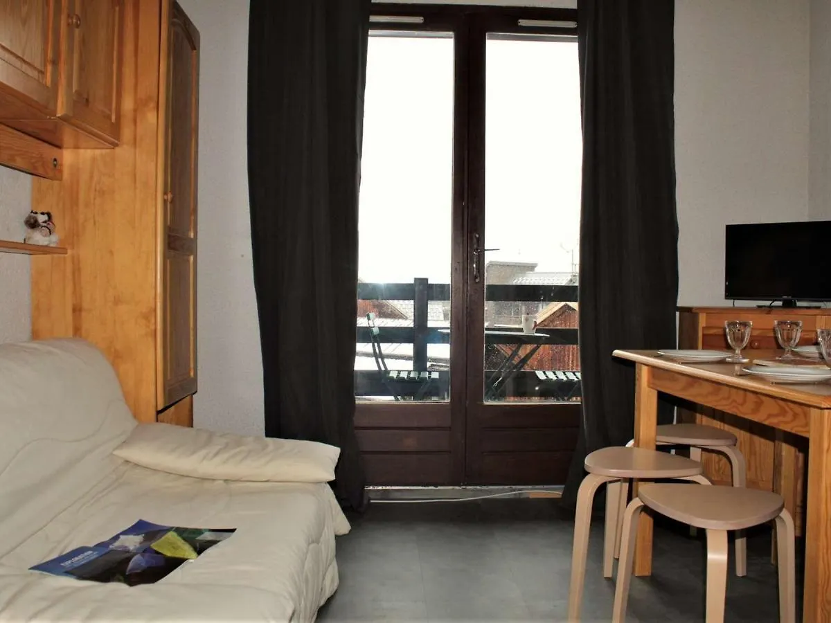 Apartment Studio Cabine Au Pied Des Pistes, 4 Couchages, Plein Centre, Balcon Expose Ouest, Parking Proche - Fr-1-330-554